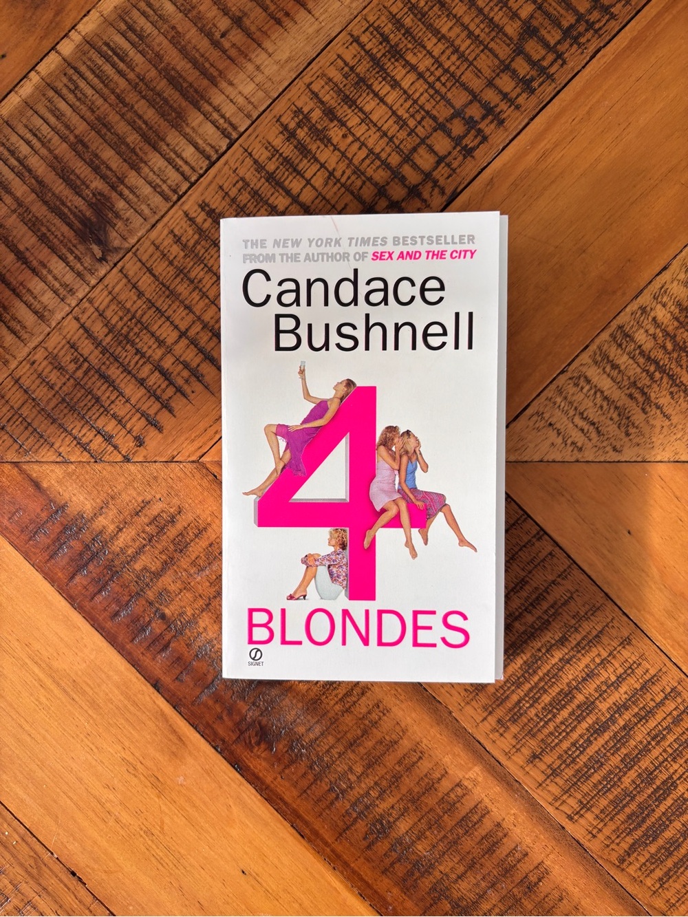 4 Blondes
